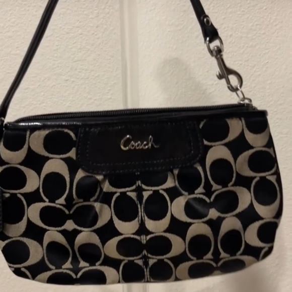 Coach Ashley Monogram Wristlet EUC - Picture 2 of 8